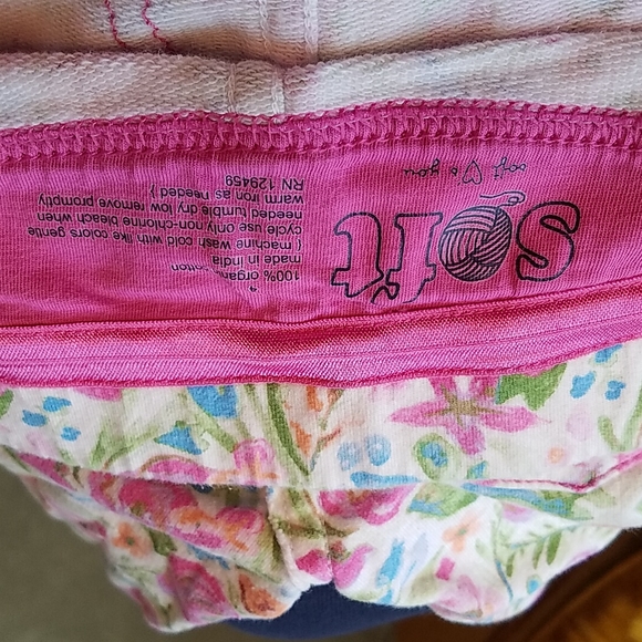 SOFT 100% organic cotton size 4 floral pattern pants, super comfy. - Picture 4 of 5